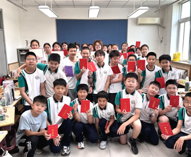 高校留言板上兴起的跨龄沟通热潮也渐渐